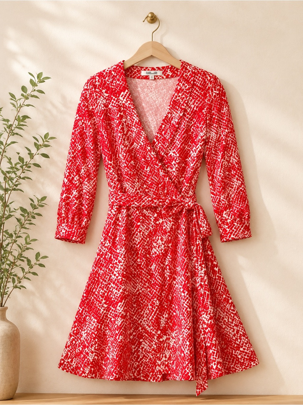 Diane von Furstenberg DVF Red White Abstract Print Wrap Dress Size 2 Small